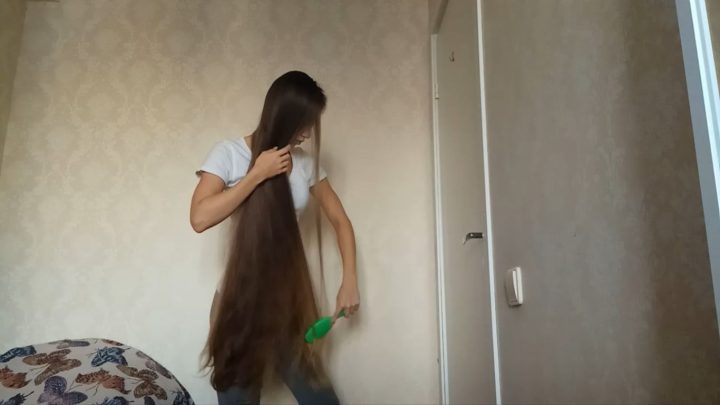 ASMR - Vera Kosyakina - Long Hair Brushing - Sexy Hair Play