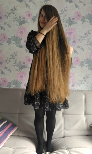 Thick Golden Hair Play on the Sofa