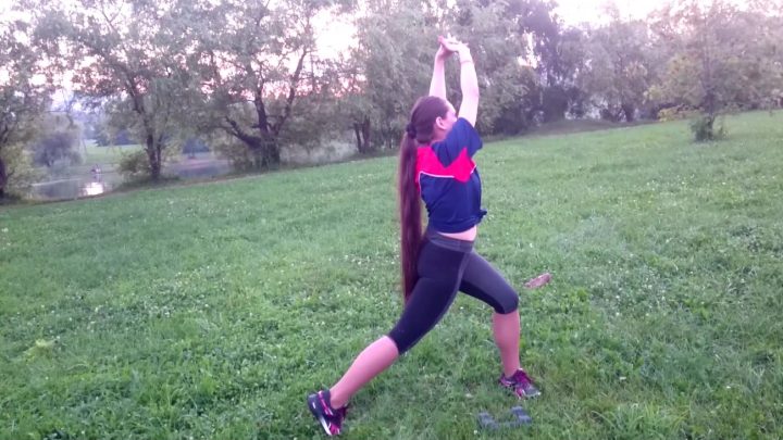 Fitness Rapunzel in Park