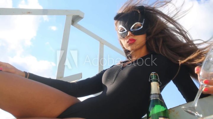 1.5 Hour of Long Hair in the Wind, Boat Tour, Walking & More with 58 Stunning Models! - Image 42