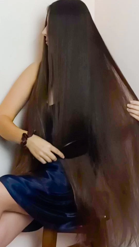 This video captures @rapunzel_natali bedtime hair routine 🙆 as she gently prepares her long hair for sleep. 😴 For a touch of visual charm, she adds a bit more to the ritual just for us. Dressed in a flowing nightgown, she begins standing, followed by graceful transitions: a back view, a close-up from the front, and finally, a serene moment as she sits on a chair. ✨

Unlock the full experience and enjoy the original horizontal version here:
👉 www.longhaircollection.hu/natali

📲 #lhcnatalimor #longhaircollection